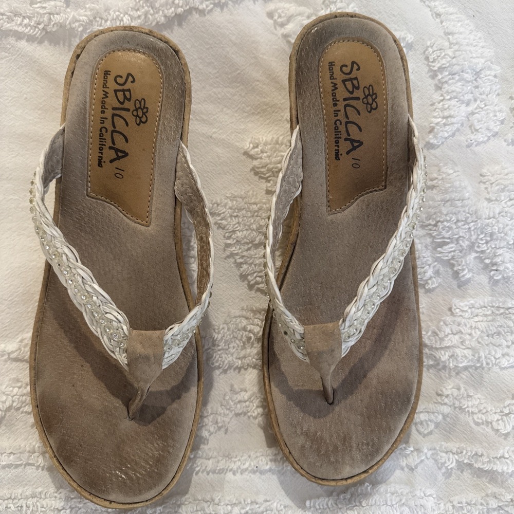 Sbicca Womens Size 10 Tan Beige Rhinestone Wedge Sandals Flip Flops